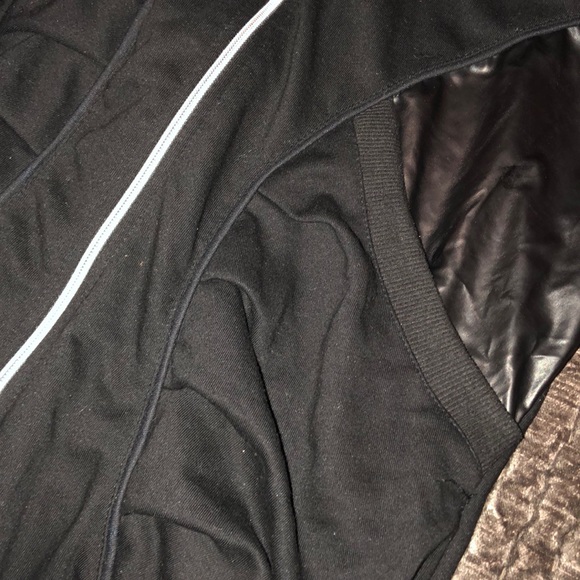 Sweatshirt vest - Picture 3 of 3